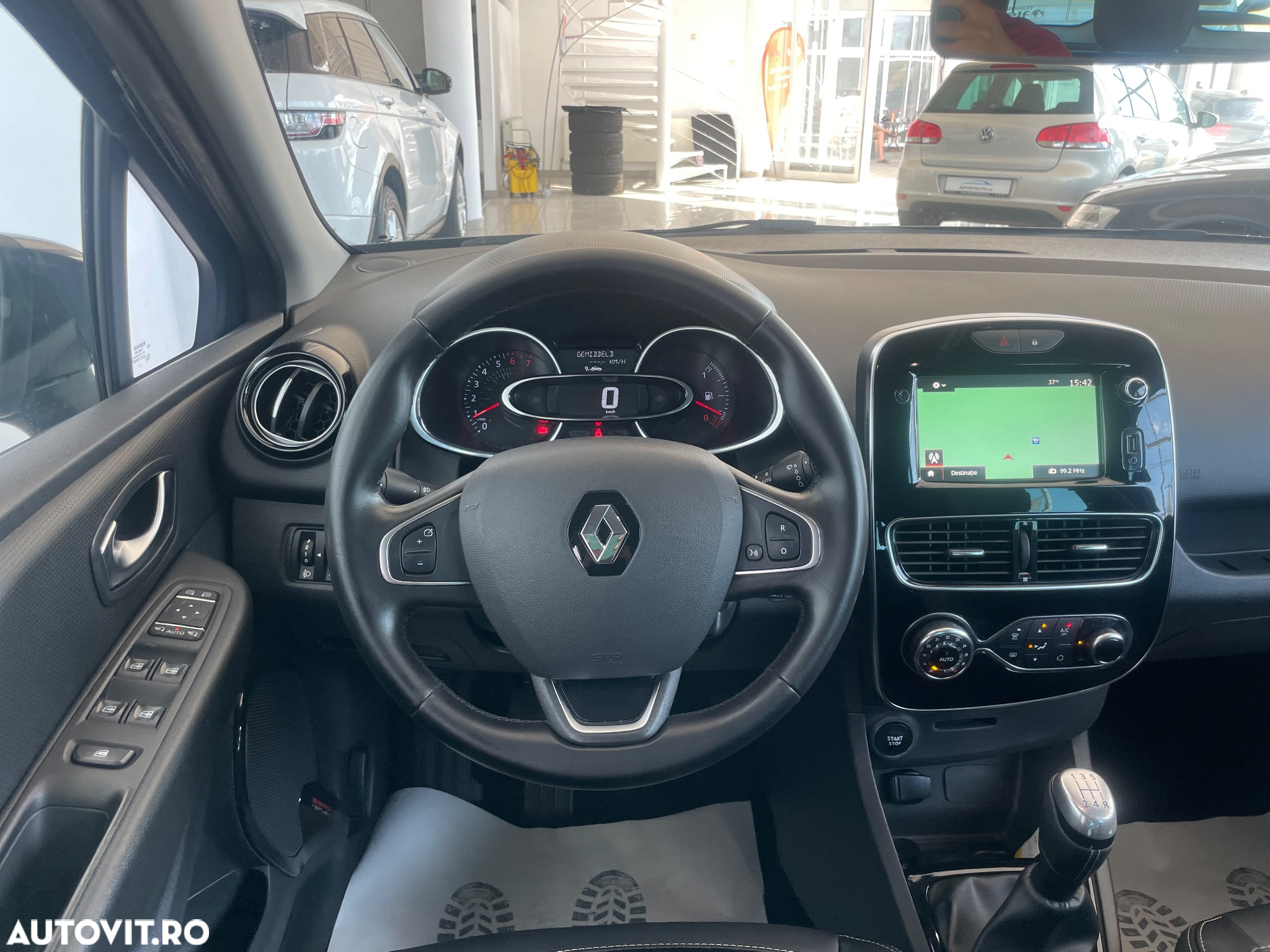 Renault Clio (Energy) TCe 90 Start & Stop INTENS - 9