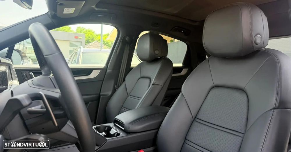 Porsche Cayenne Coupé E-Hybrid - 9