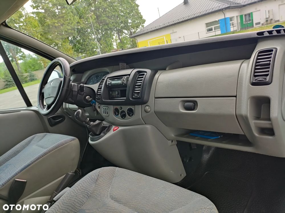 Renault Trafic - 13