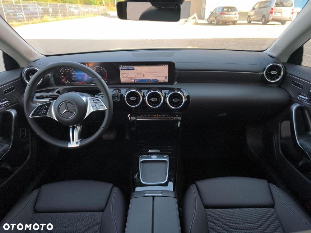 Mercedes-Benz CLA - 13