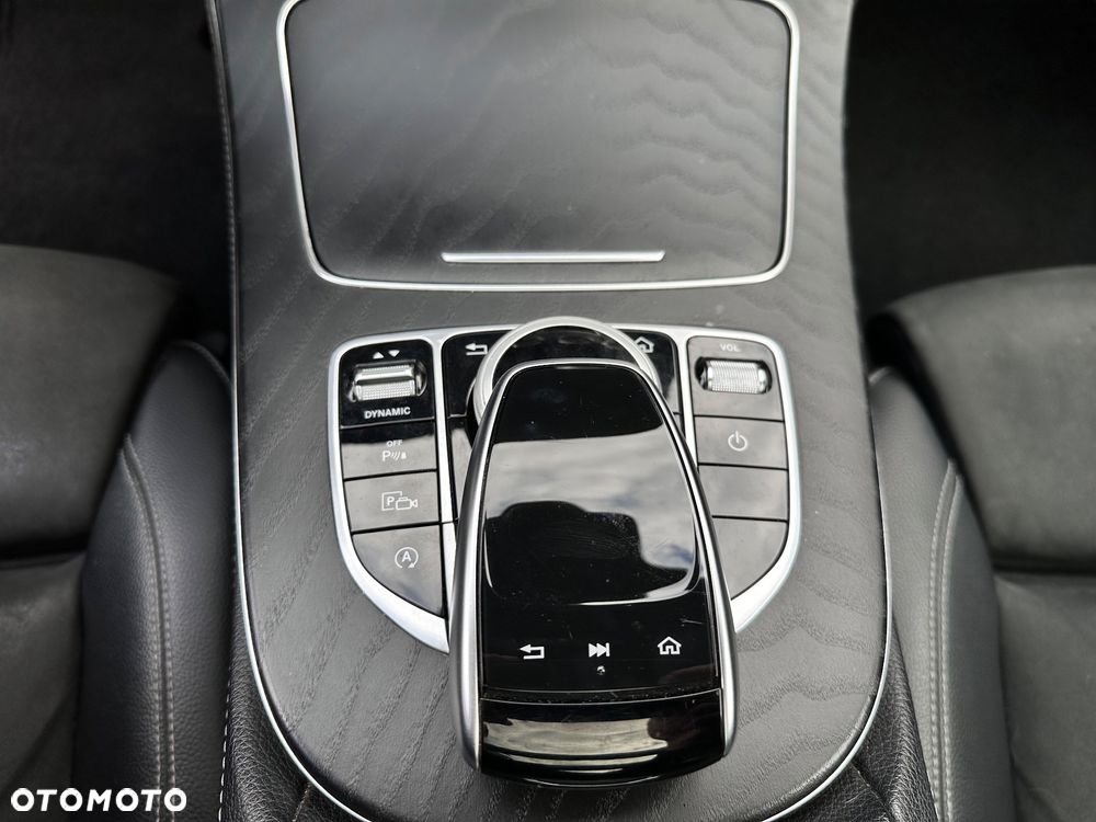 Mercedes-Benz Klasa E 200 4-Matic 9G-TRONIC - 20