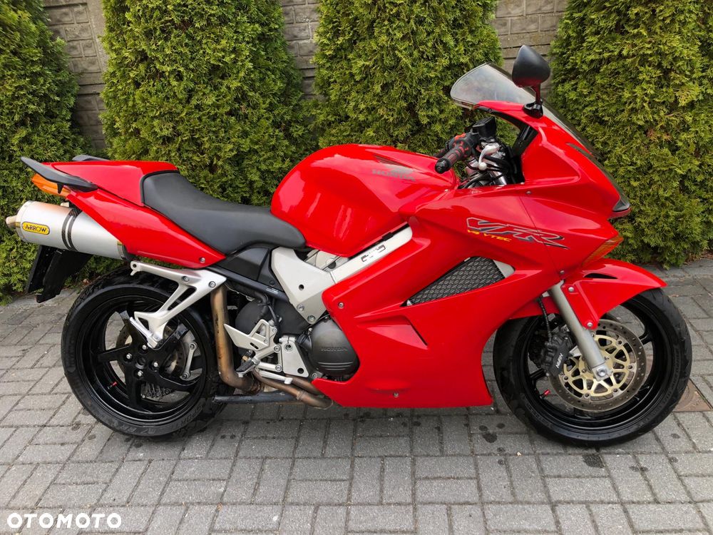 Honda VFR - 3