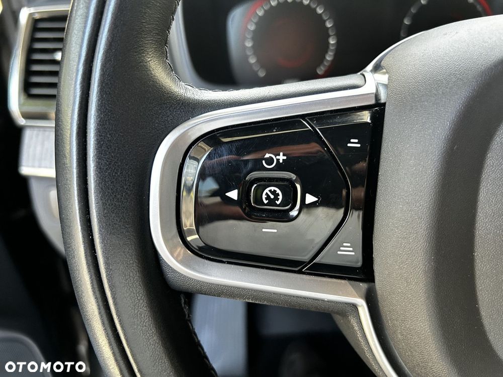 Volvo XC 90 - 23