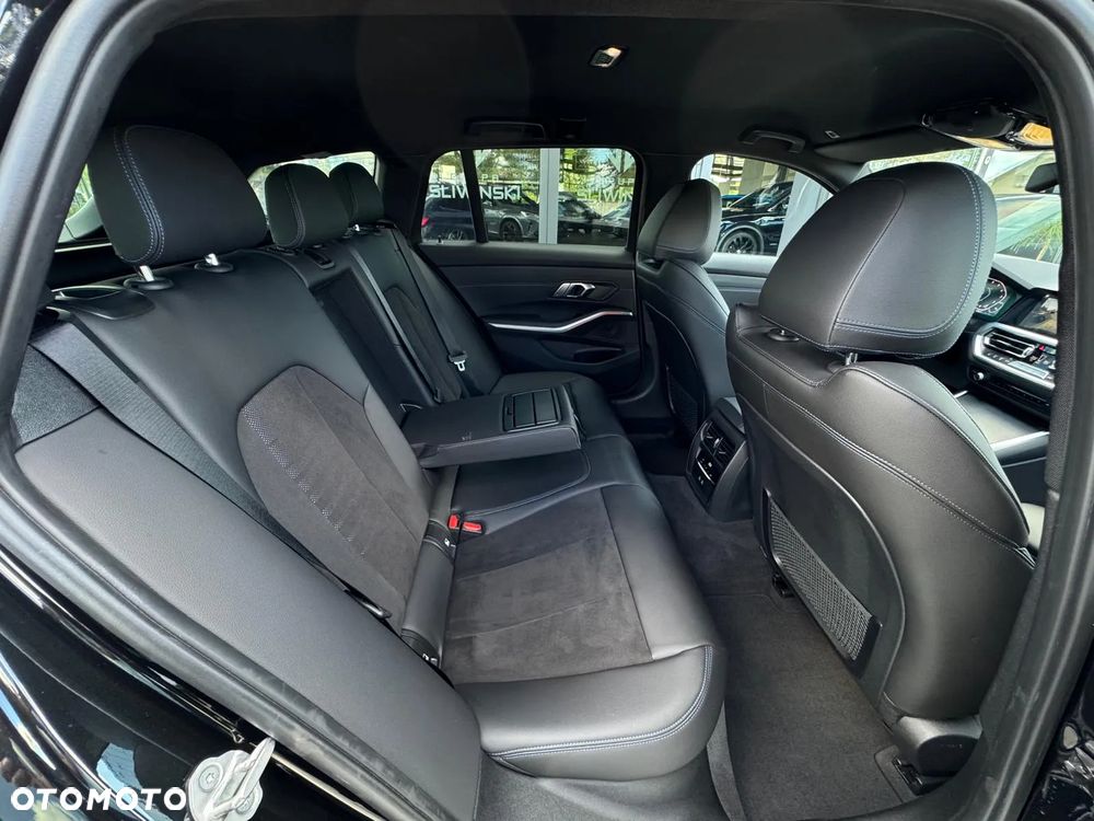 BMW Seria 3 330e xDrive M Sport sport - 25