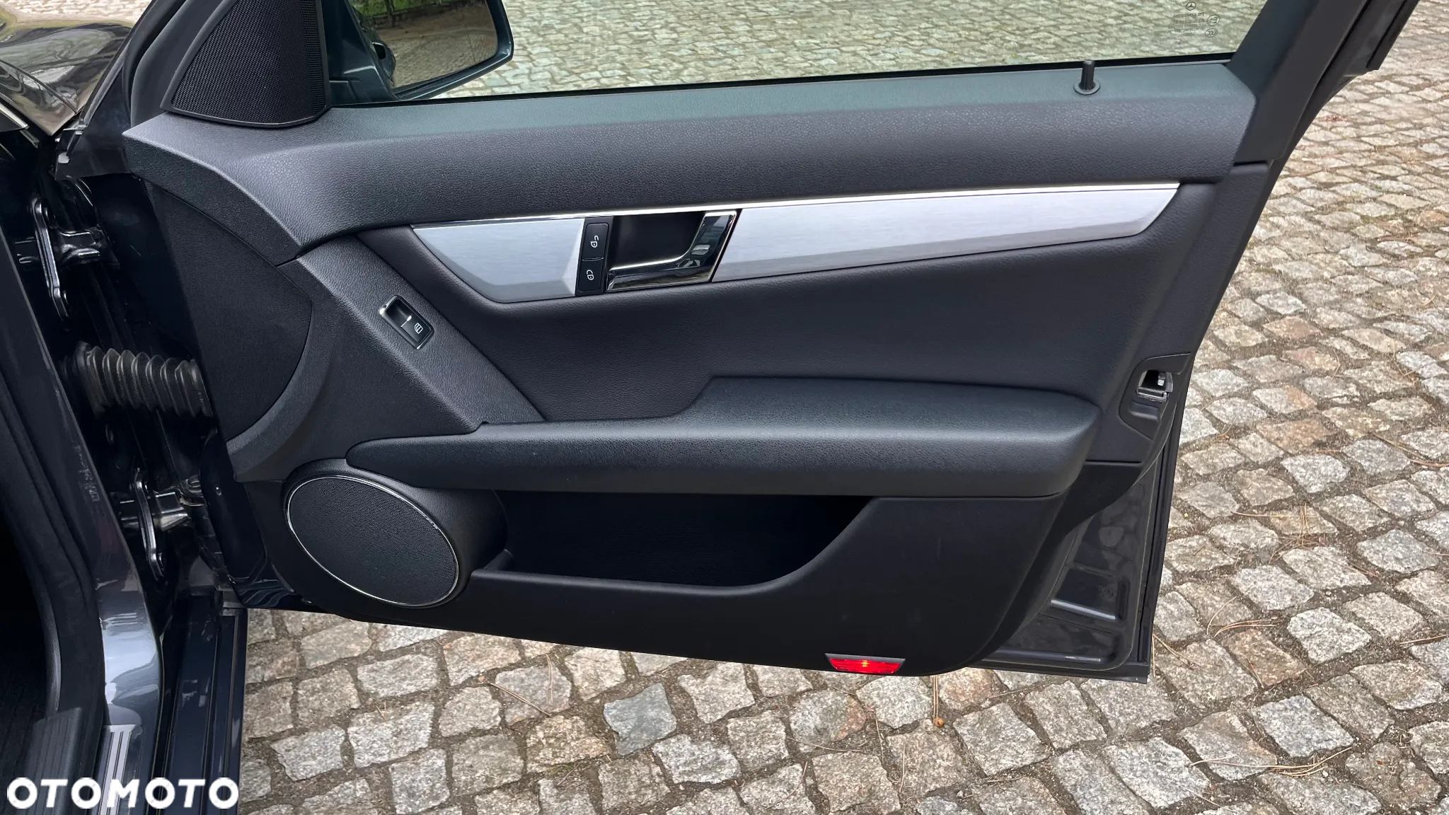 Mercedes-Benz Klasa C 250 CGI T Automatik BlueEFFICIENCY Avantgarde - 18