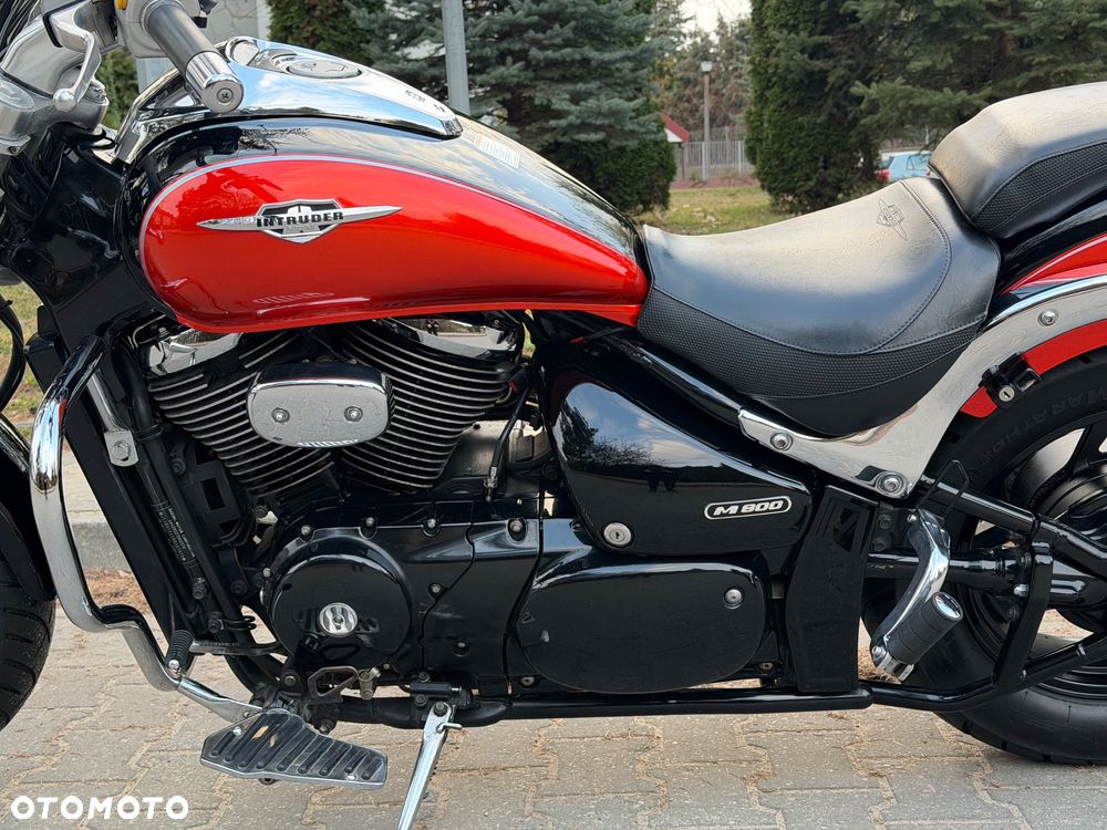 Suzuki Intruder - 12