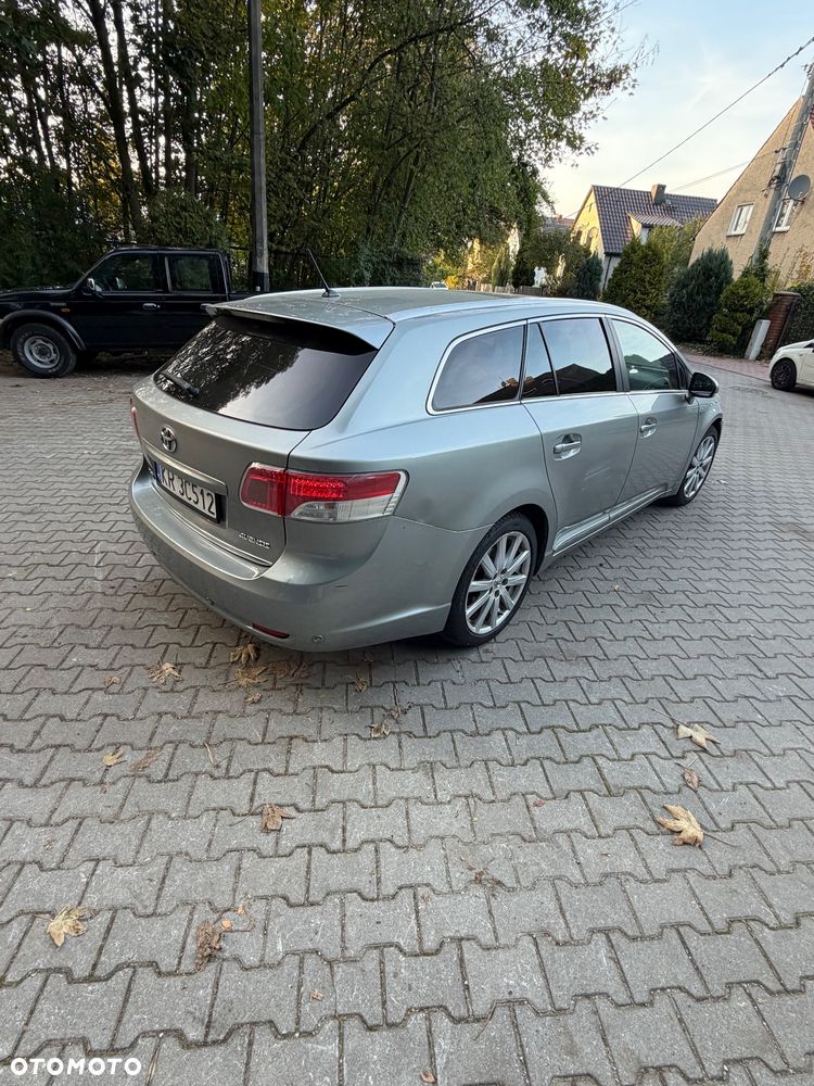Toyota Avensis 2.2 D-CAT Sol - 2