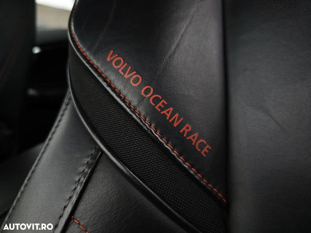 Volvo V40 Cross Country D3 Geartronic Ocean Race - 30