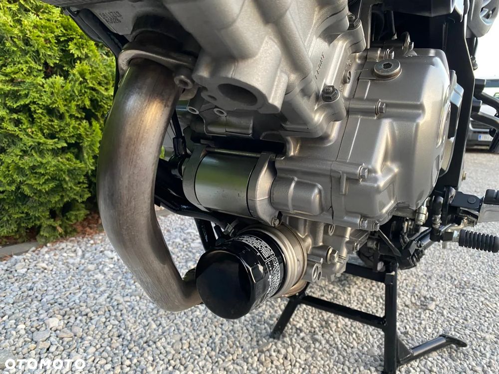 Suzuki V-STROM - 33
