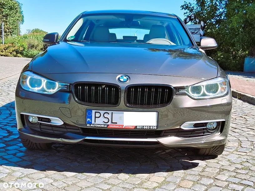 BMW Seria 3 320d xDrive DPF Edition Sport - 2