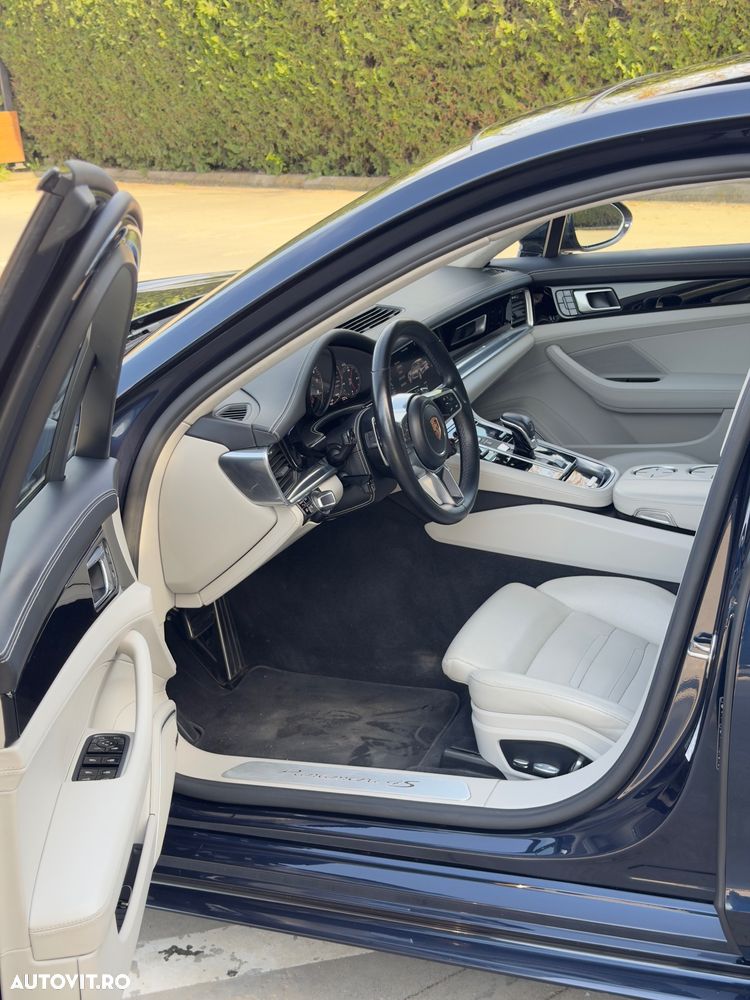 Porsche Panamera 4S - 6