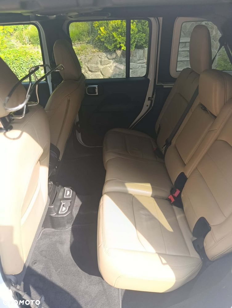 Jeep Wrangler 3.6 Unlim Sahara - 9