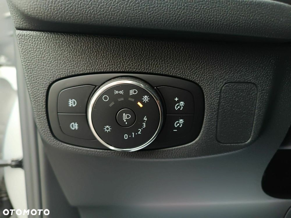 Ford Focus 1.0 EcoBoost mHEV Titanium X - 24