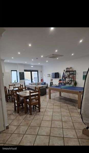 Prédio / Moradia V8 / Hostel - Grande imagem: 2/8