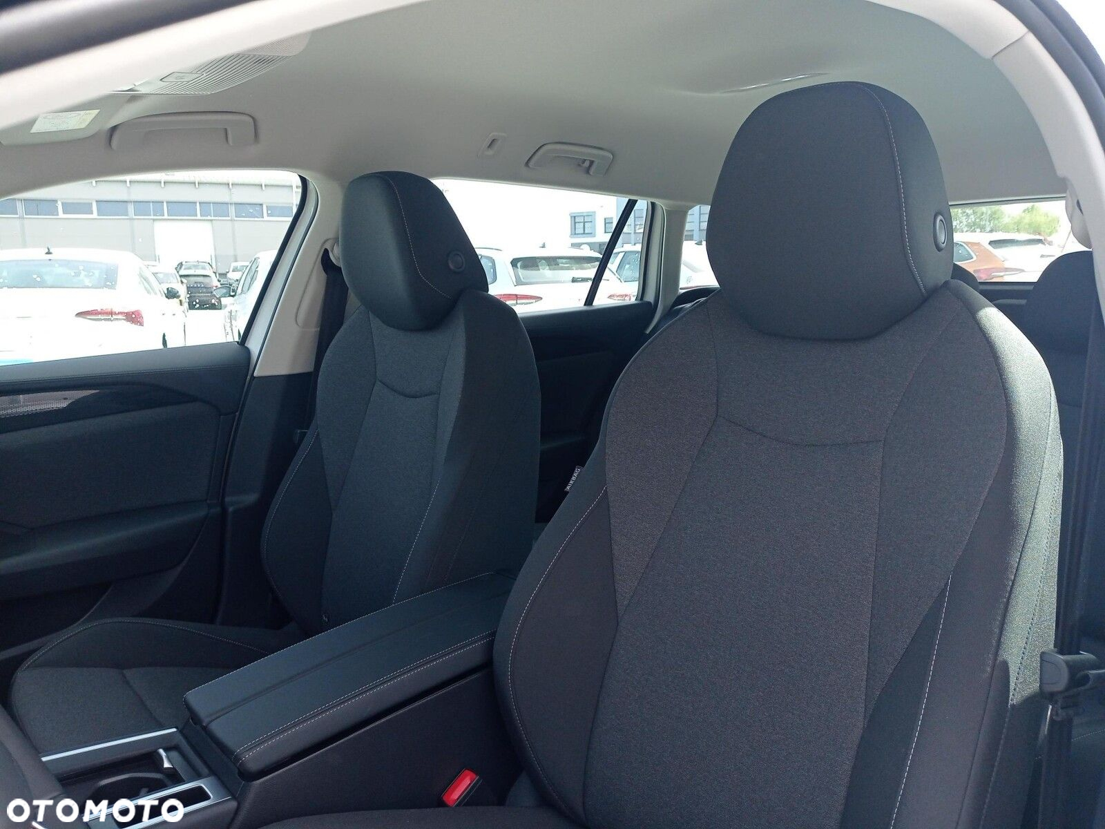 Volkswagen Passat - 11