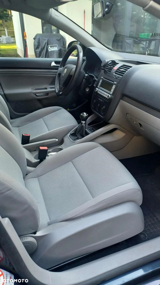 Volkswagen Golf - 6