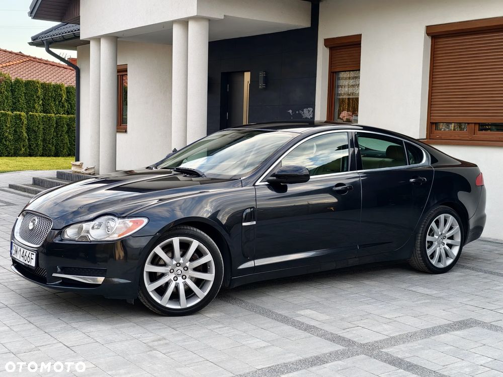 Jaguar XF 2.7 V6 D Luxury - 3
