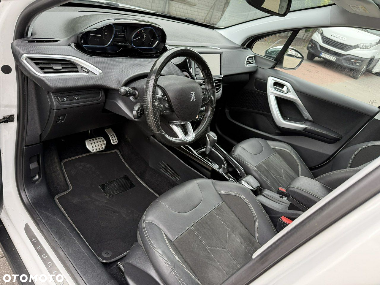 Peugeot 2008 - 6