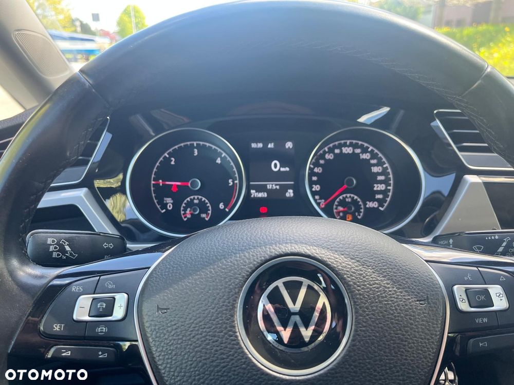 Volkswagen Touran 2.0 TDI BMT SCR Trendline - 24