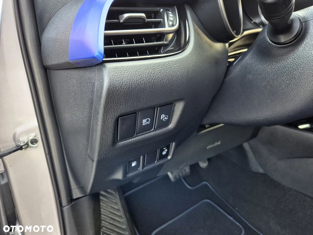 Toyota C-HR Business-Edition - 28