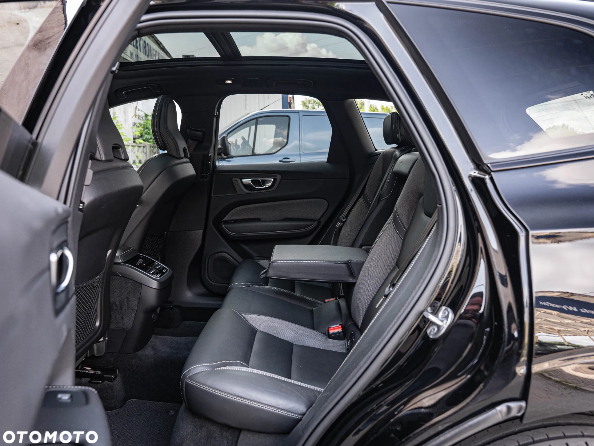 Volvo XC 60 B4 D Plus Bright - 30