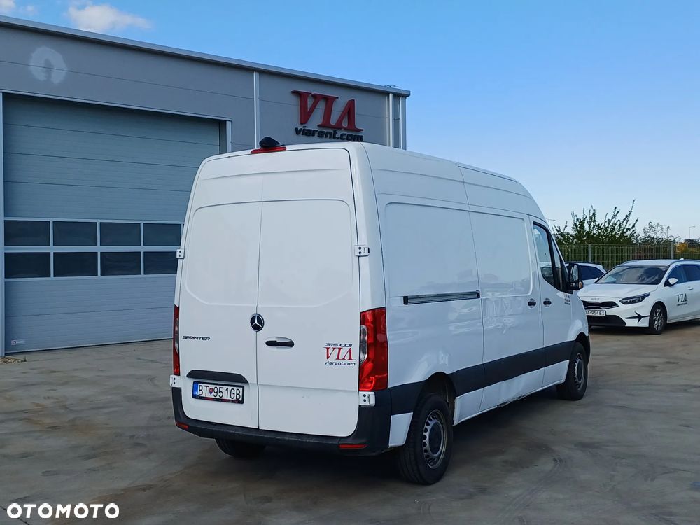 Mercedes-Benz SPRINTER - 16
