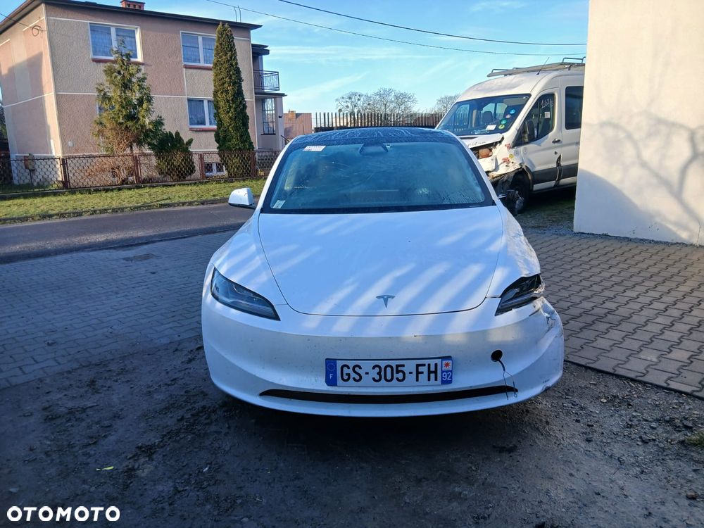 Tesla Model 3 RWD - 10