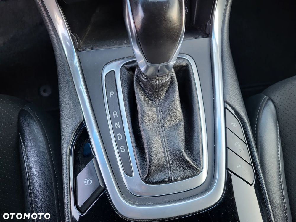 Ford Edge 2.0 TDCi Bi-Turbo 4x4 ST-LINE - 19