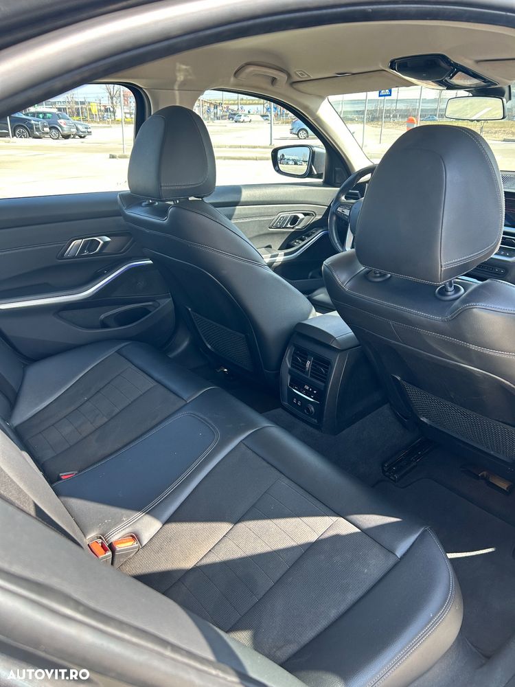 BMW Seria 3 320d Aut. Advantage - 2