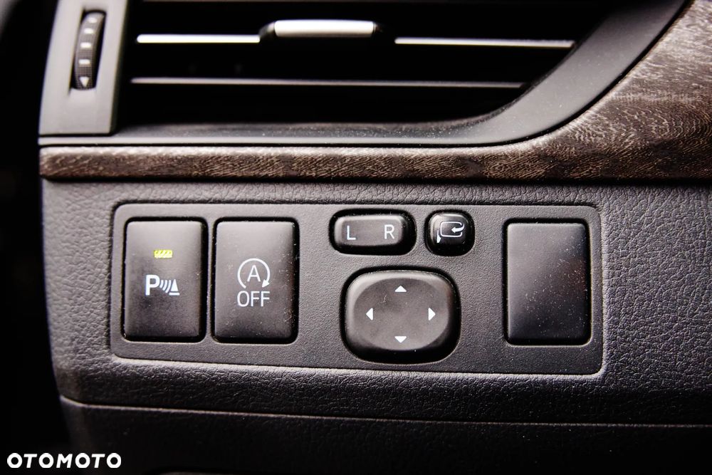 Toyota Avensis 2.0 D-4D Prestige - 19