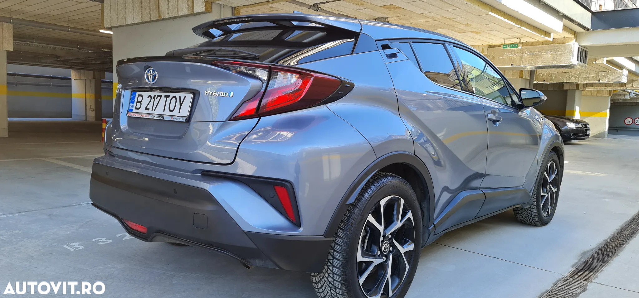 Toyota C-HR 1.8 HSD 4x2 CVT C-ult - 3