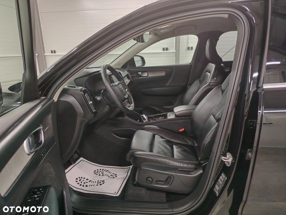 Volvo XC 40 B3 Plus Dark - 19