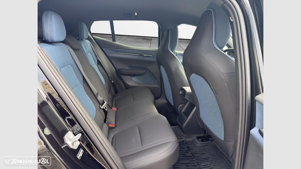 Volvo EX30 51 kWh Single Motor Black Edition - 14
