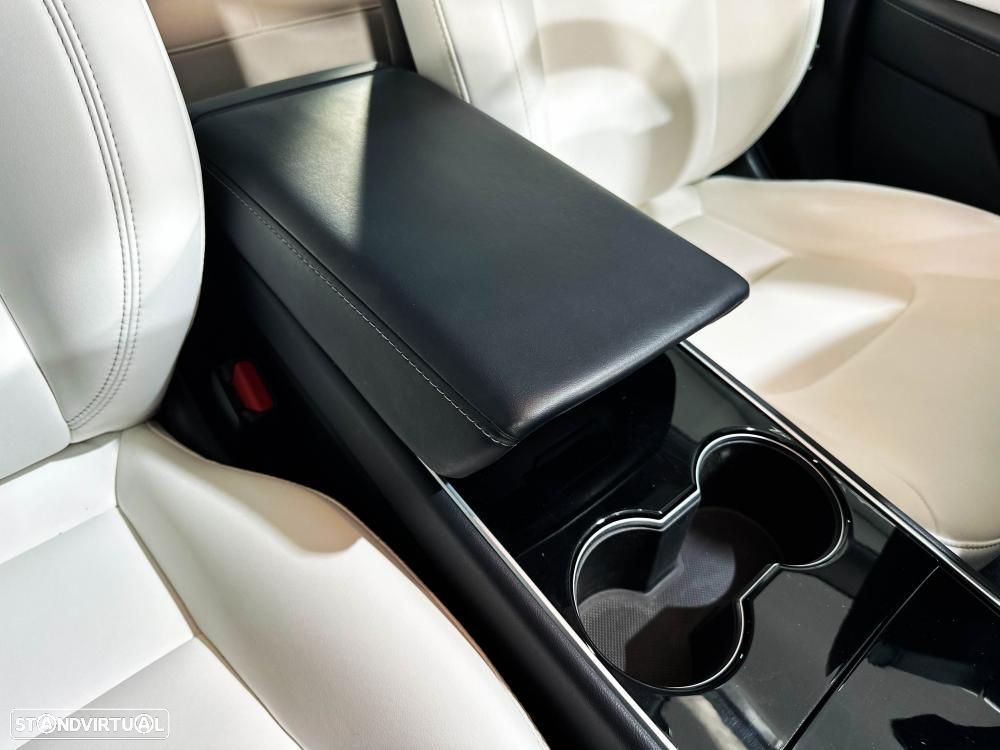 Tesla Model 3 Long-Range Dual Motor AWD - 37