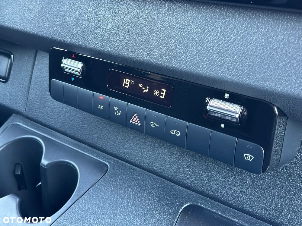 Mercedes-Benz Sprinter - 24