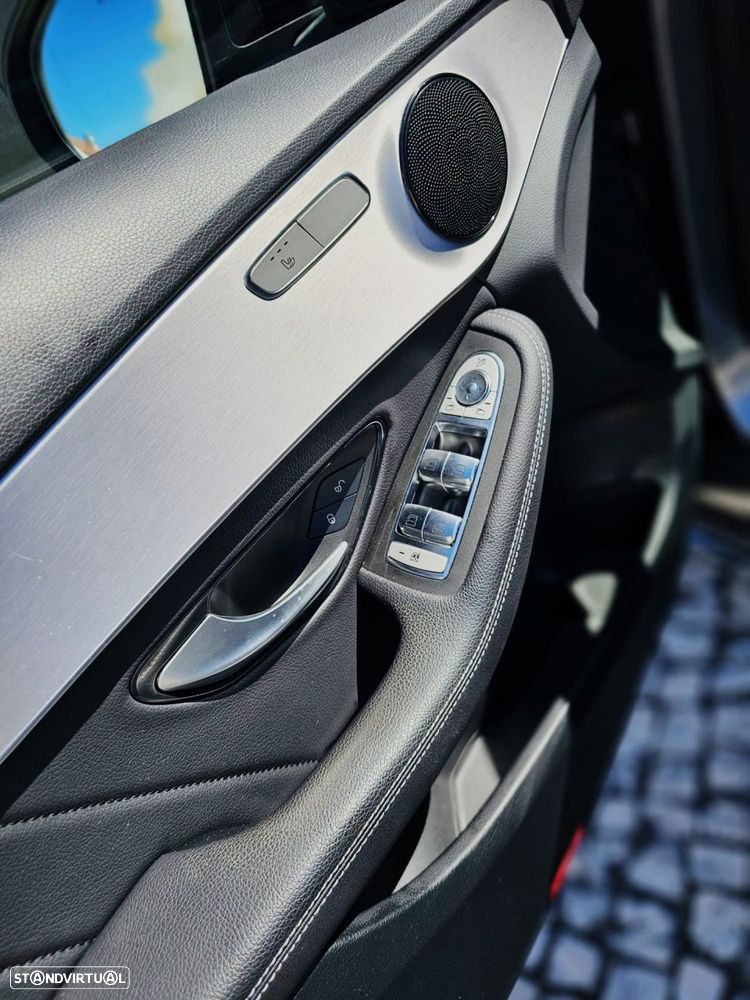 Mercedes-Benz C 300 - 11