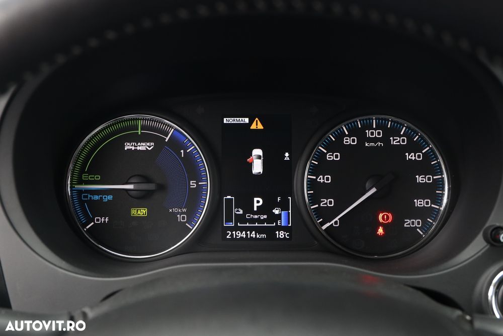 Mitsubishi Outlander PHEV 2.4 L 4X4 Instyle - 23