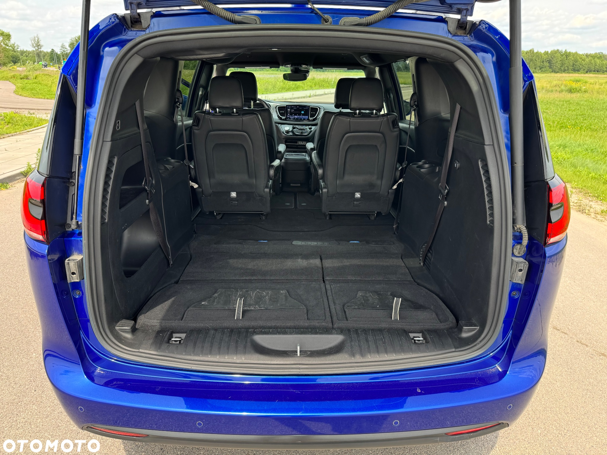Chrysler Pacifica - 17