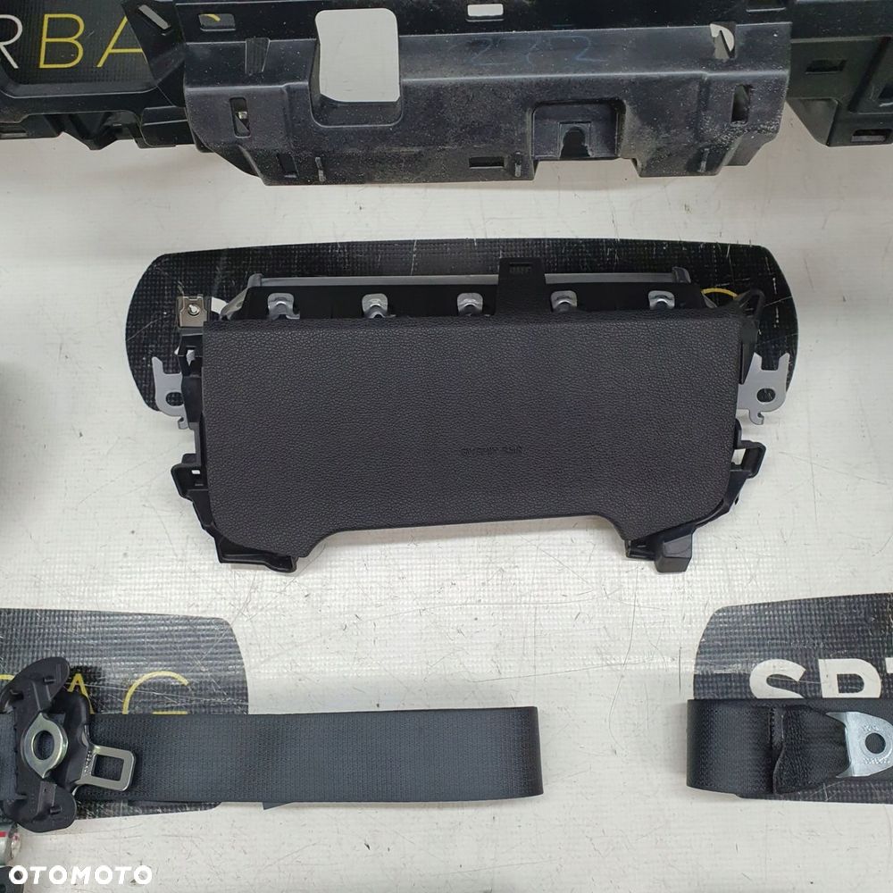 TOYOTA COROLLA E21 FACE LIFT DESKA ROZDZIELCZA KONSOLA KOKPIT PULPIT PODUSZKI AIRBAG AIR BAG PASY KIT SET - 7