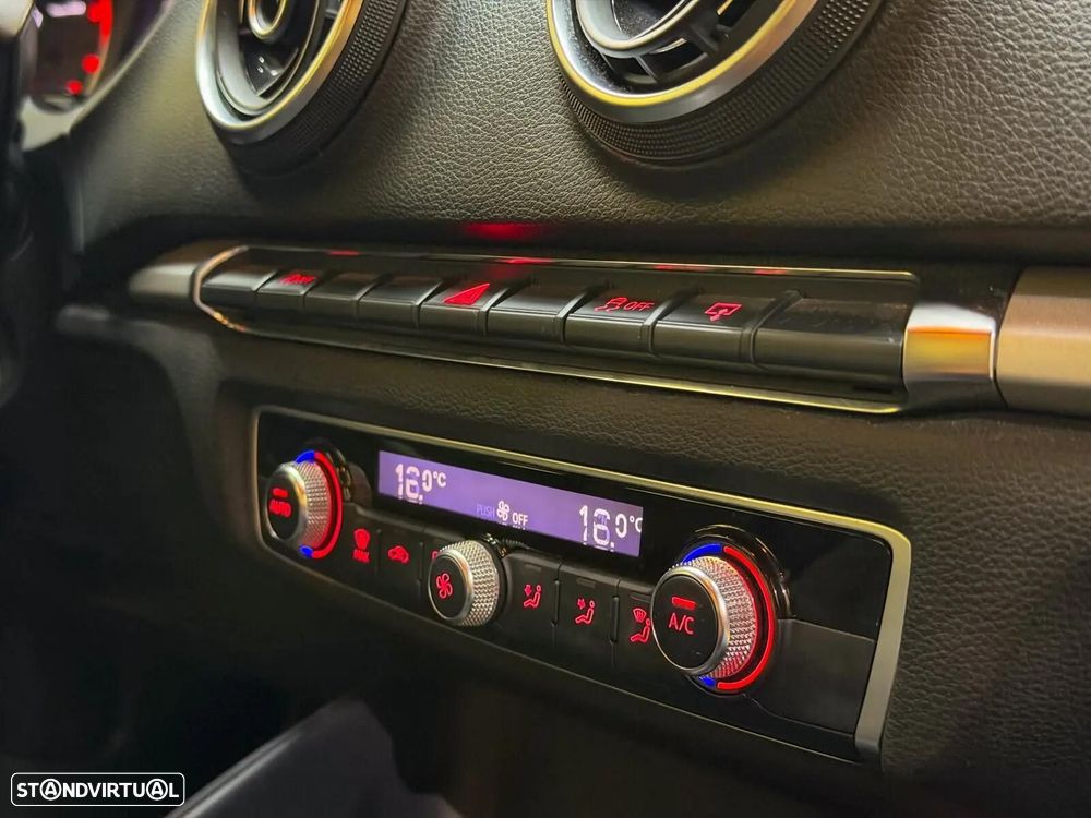 Audi A3 Sportback 1.6 TDI Attraction Special Edition - 11