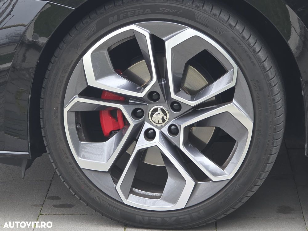 Skoda Octavia 2.0 TDI DSG RS Plus - 30