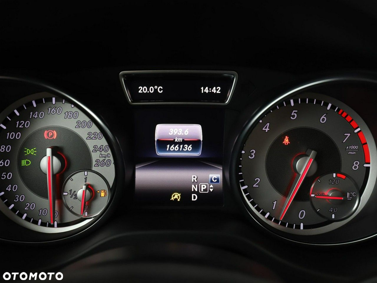 Mercedes-Benz GLA 250 4Matic 7G-DCT - 22