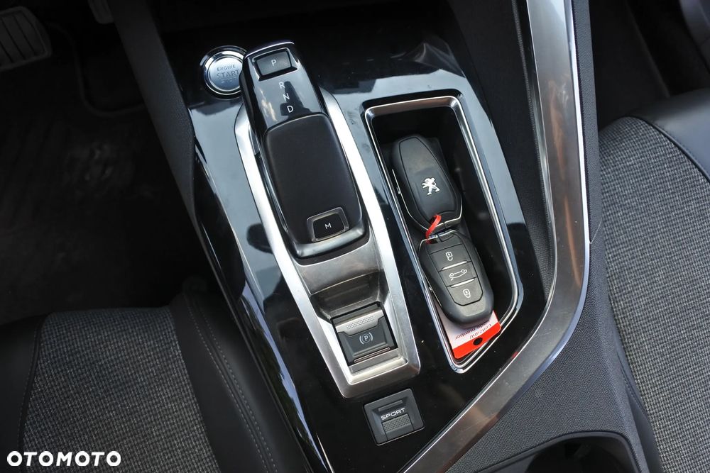 Peugeot 5008 PureTech 130 EAT8 Stop & Start Allure Pack - 19