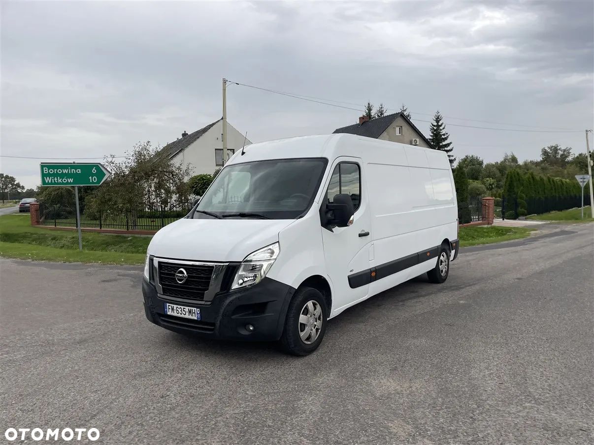 Nissan NV400 - 1