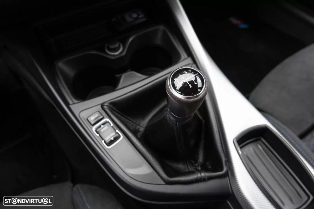 BMW 118 d Pack M - 23