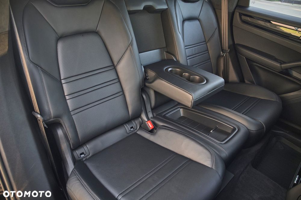 Porsche Cayenne - 24