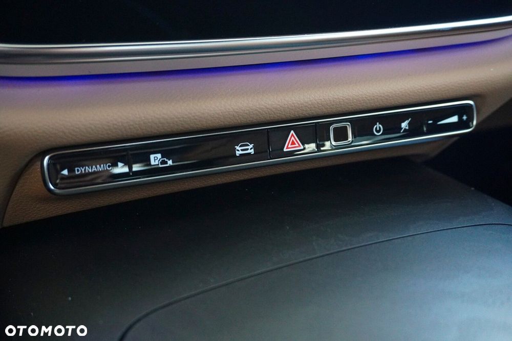Mercedes-Benz Klasa E 220 d mHEV 4-Matic Exclusive 9G-Tronic - 16