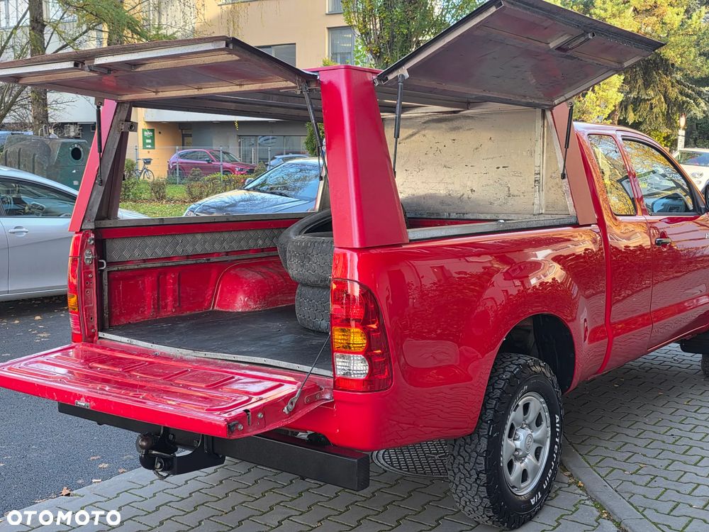 Toyota Hilux 2.5 D-4D DLX + 2os - 16