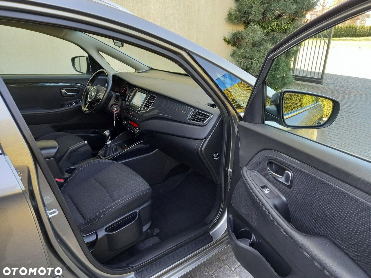 Kia Carens 1.6 GDI Dream-Team Edition - 22