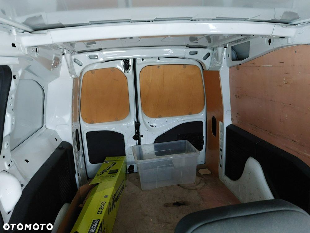 Peugeot Partner - 17